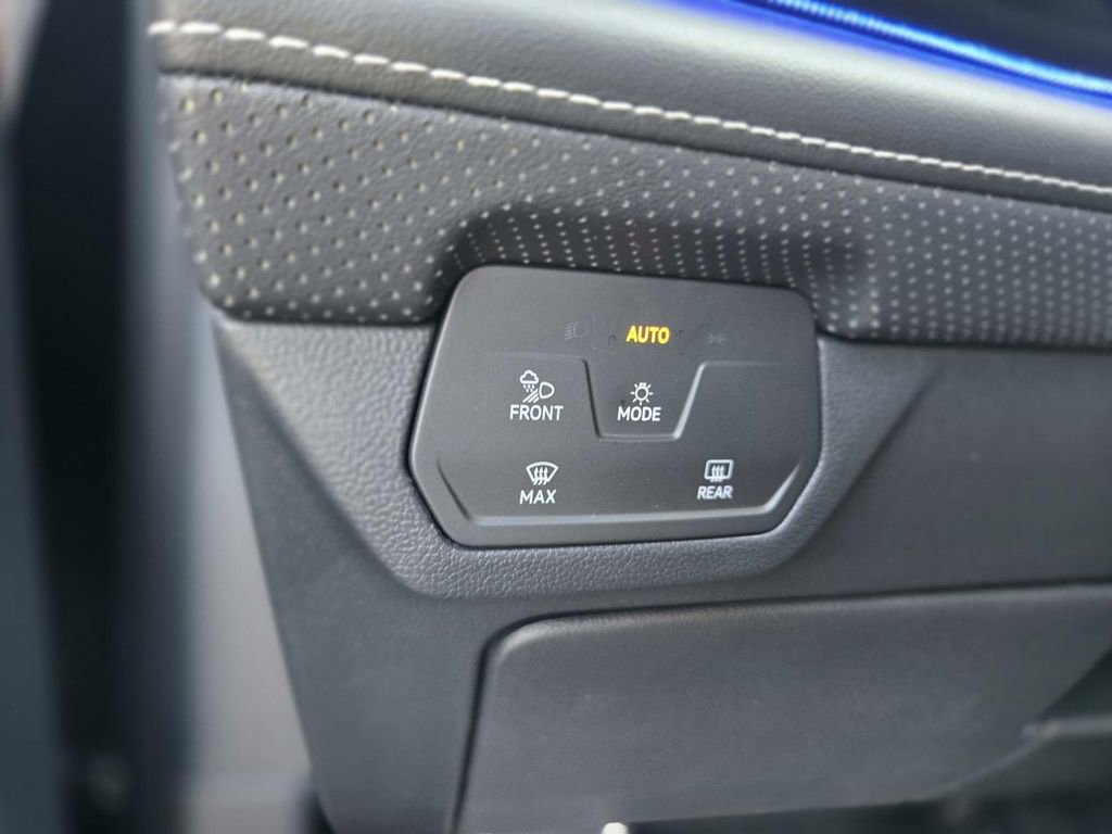 Used 2024 Volkswagen Atlas SEL Premium R-Line image 33