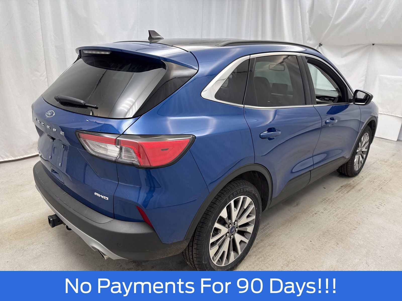 Certified 2022 Ford Escape Titanium w/ Class II Trailer Tow Package image 2