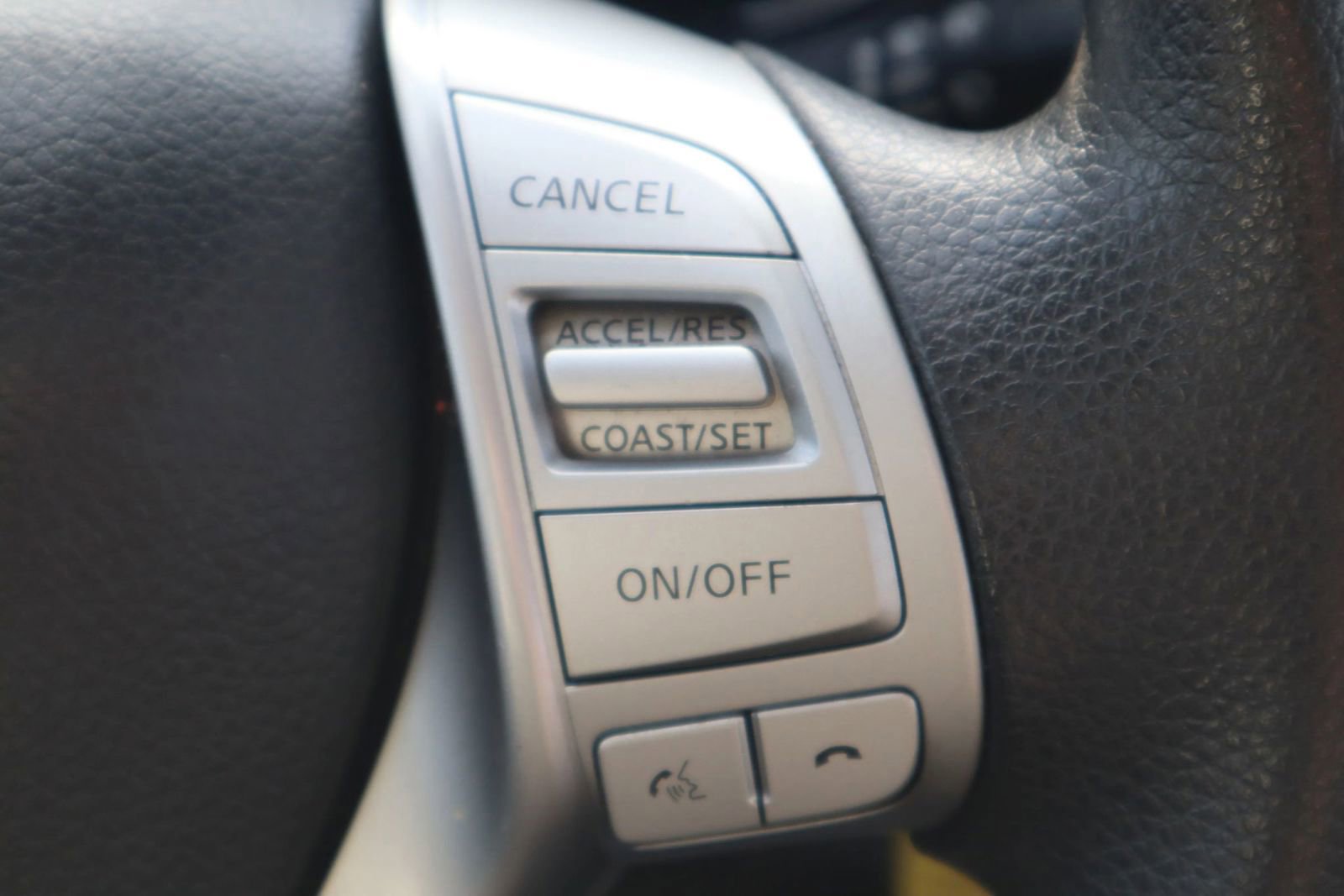 Used 2016 Nissan Rogue S image 24