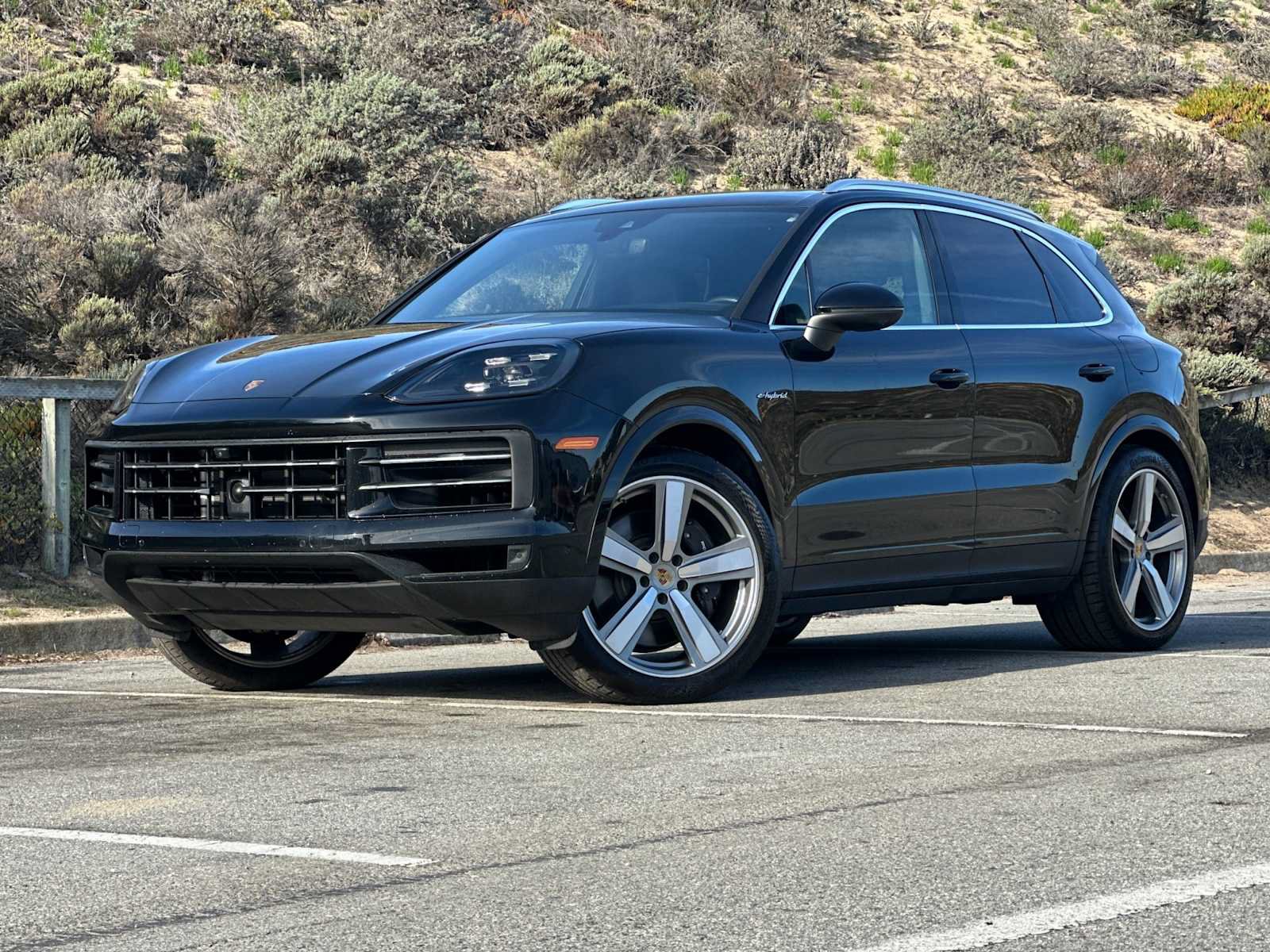 Used 2024 Porsche Cayenne AWD/4WD image 1