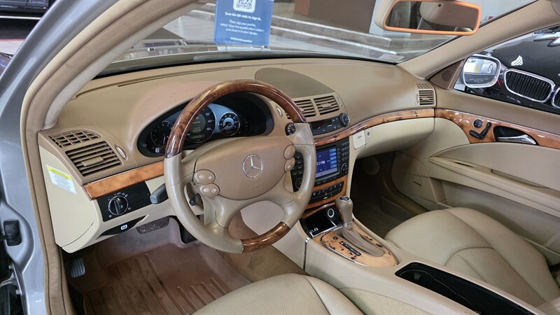 Used 2008 Mercedes-Benz E 350 4MATIC Sedan image 11