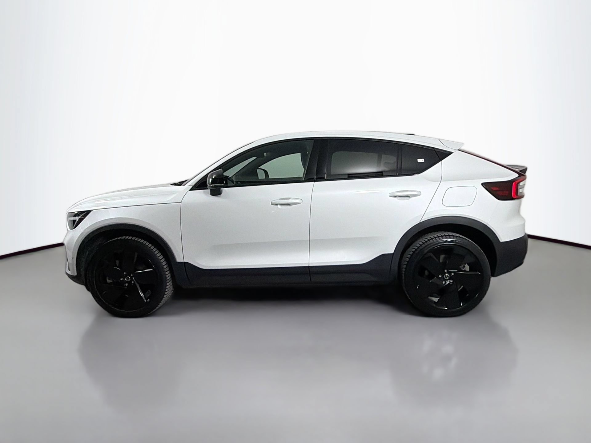 Certified 2023 Volvo C40 P8 Recharge Ultimate w/ Protection Package Premier AWD/4WD image 9