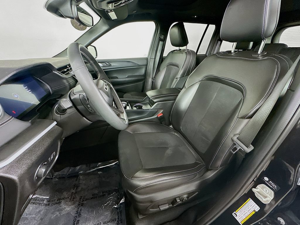 Certified 2024 Jeep Grand Cherokee Altitude AWD/4WD image 32