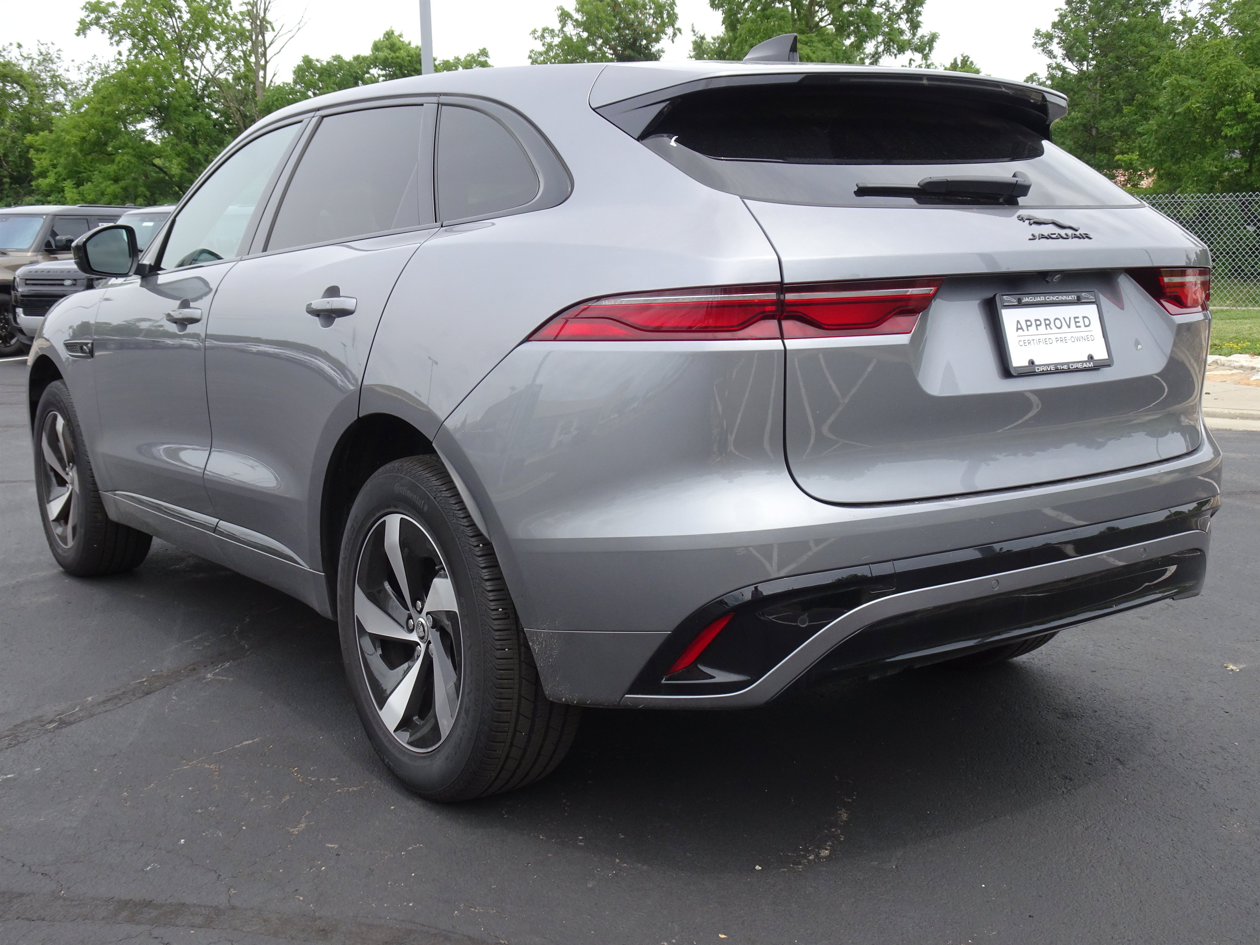 New 2025 Jaguar F-PACE R-Dynamic S AWD/4WD image 8