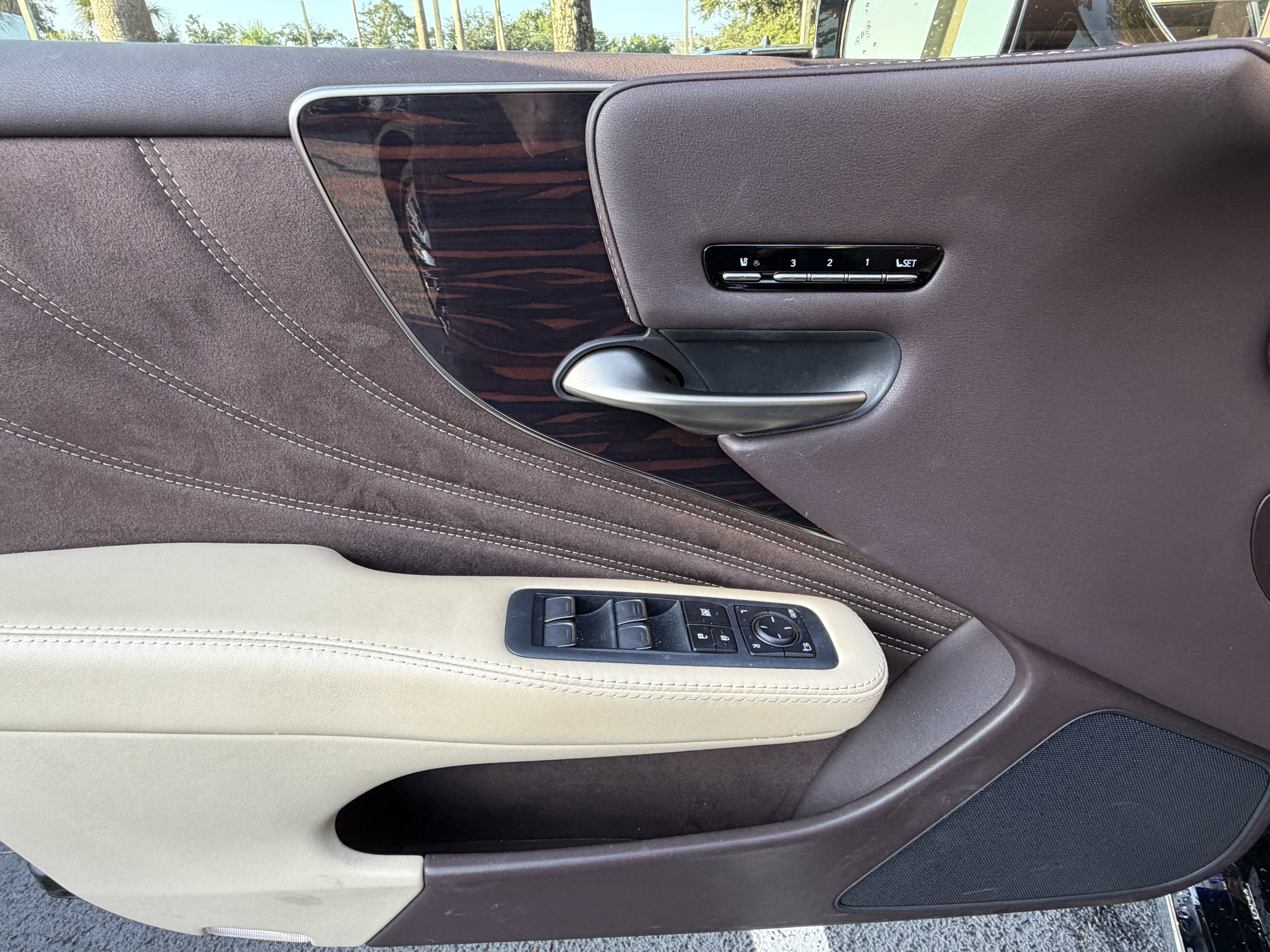 Used 2019 Lexus LS 500 w/ Interior Upgrade Package RWD image 13