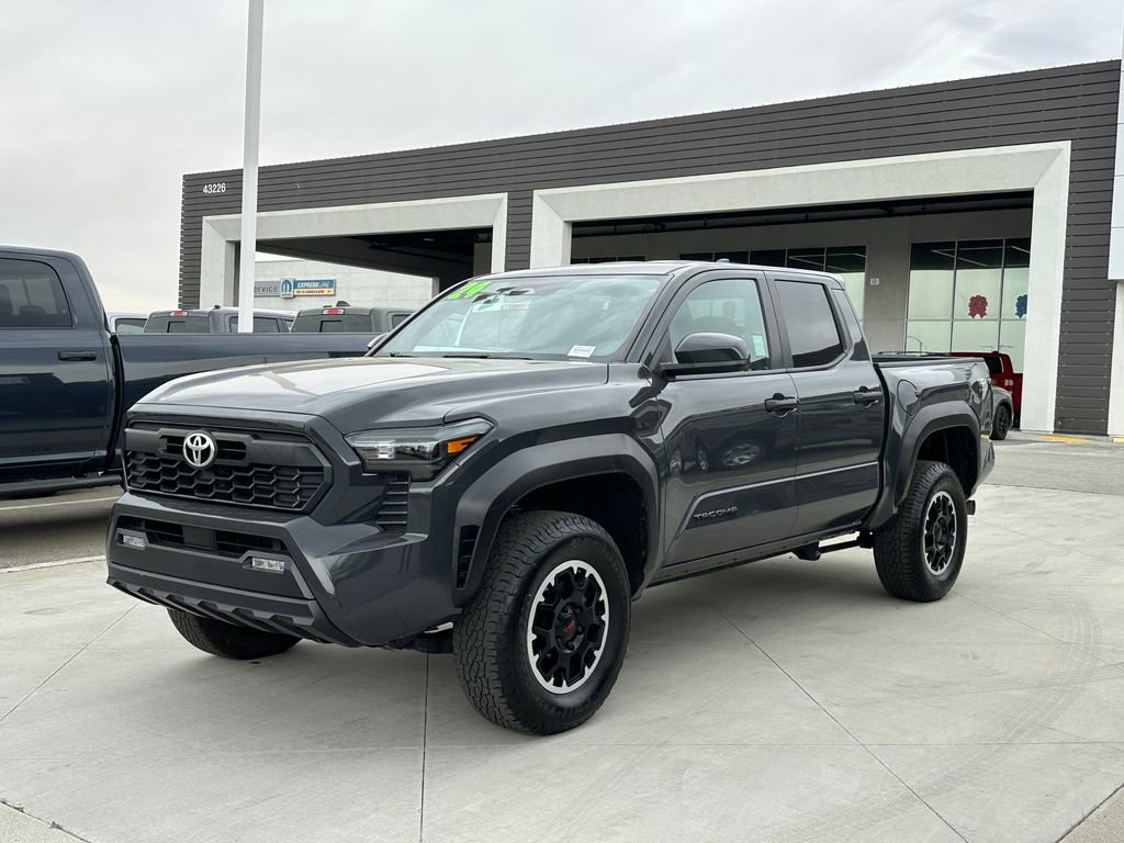 Used 2024 Toyota Tacoma TRD Off-Road image 2