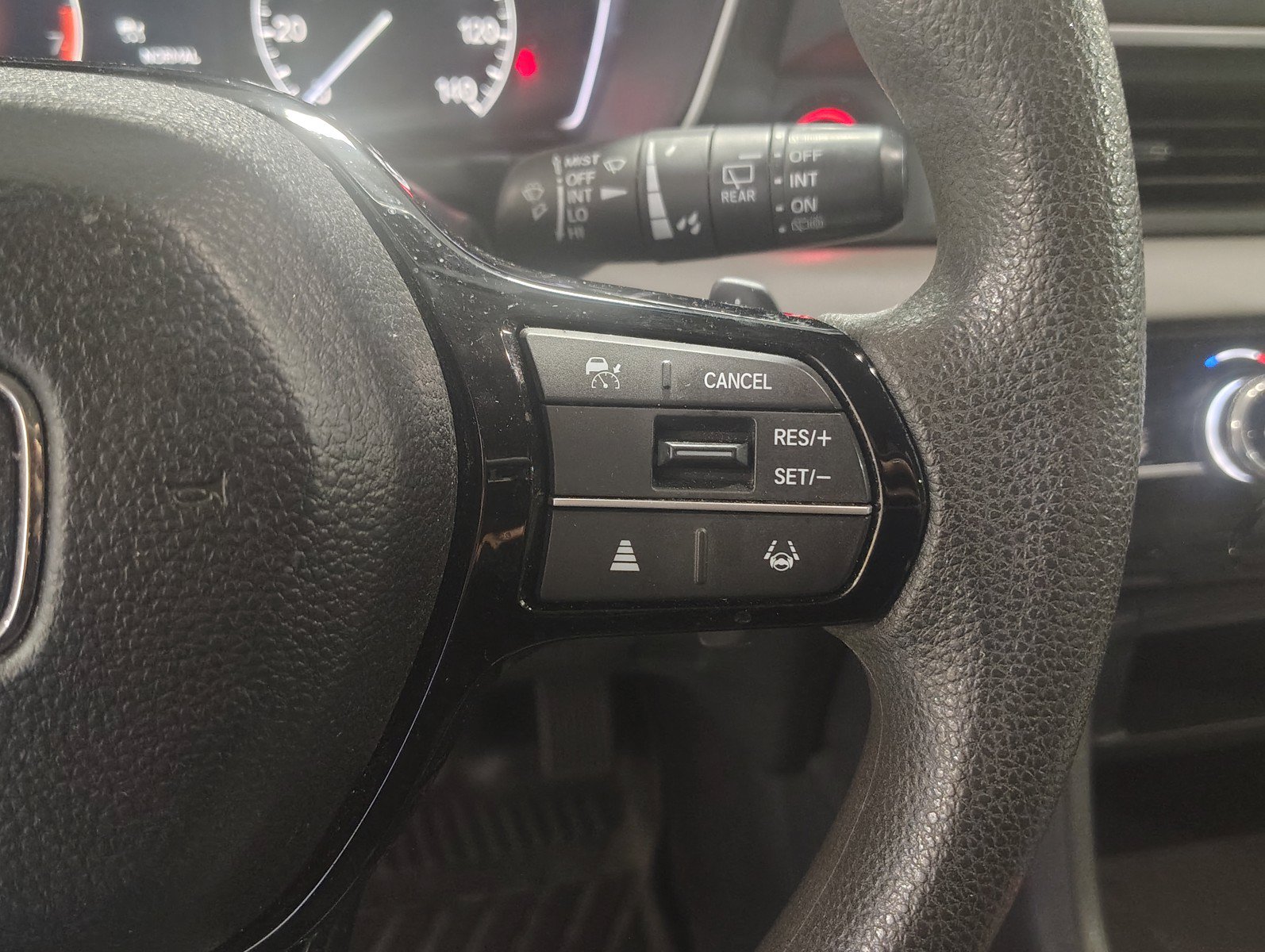 Used 2023 Honda Pilot LX image 21
