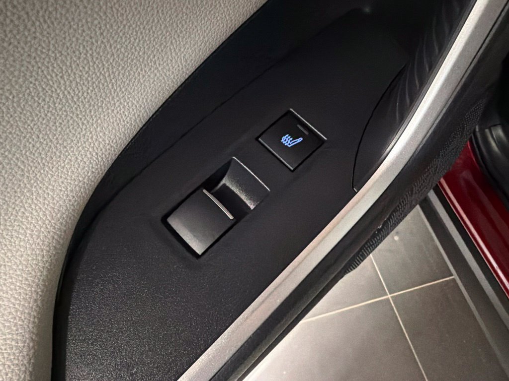 Used 2019 Toyota RAV4 Limited w/ Cold Weather Package AWD/4WD image 36