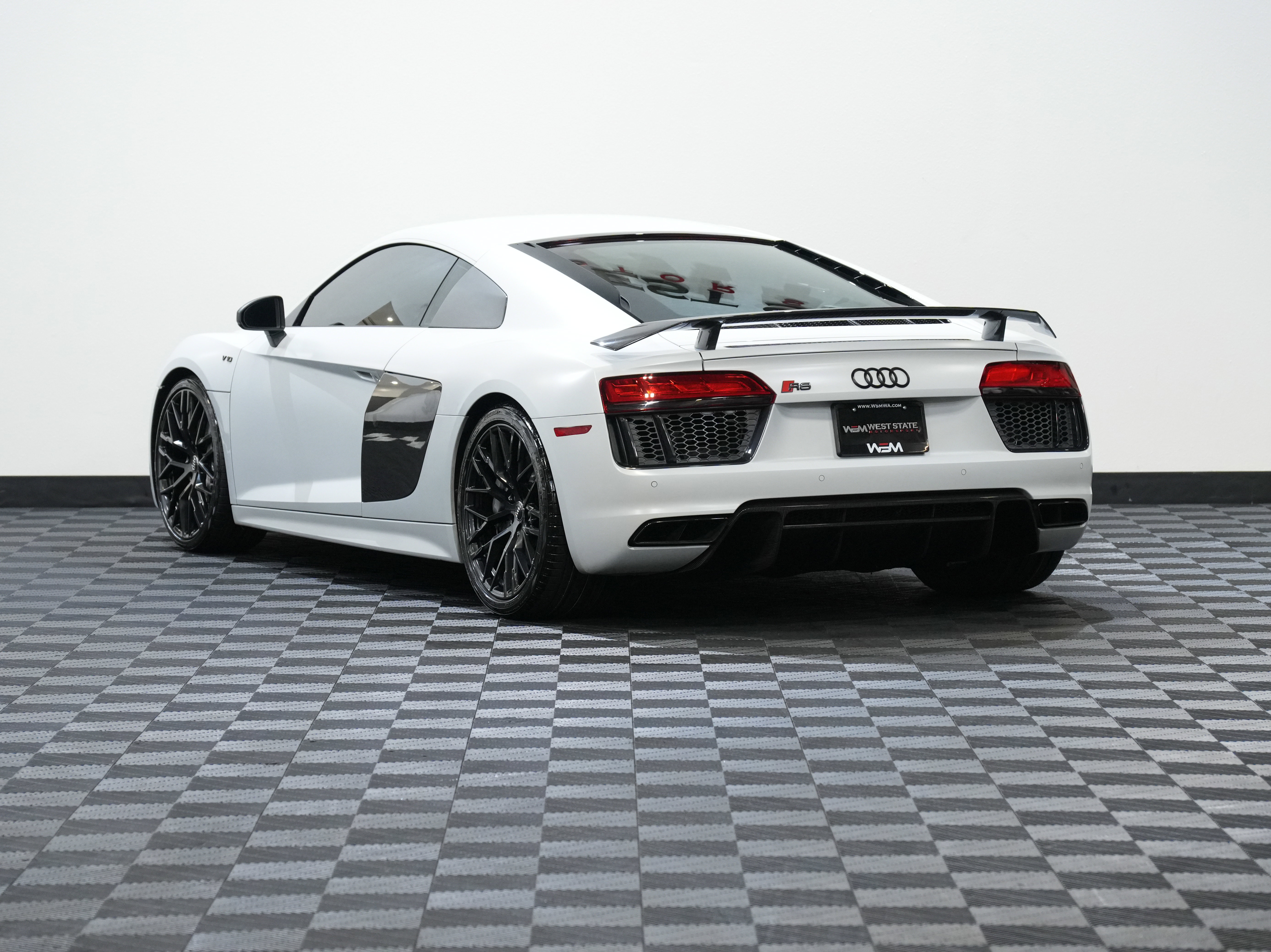 Used 2018 Audi R8 V10 plus image 8