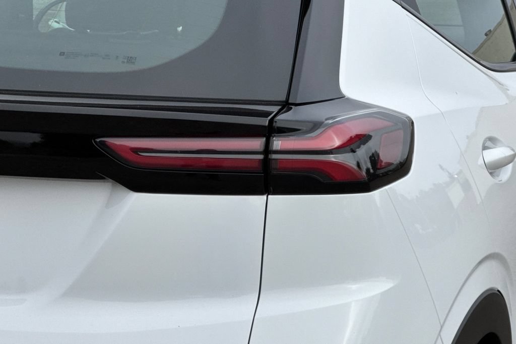Used 2023 Chevrolet Bolt EUV LT w/ Redline Edition FWD image 33