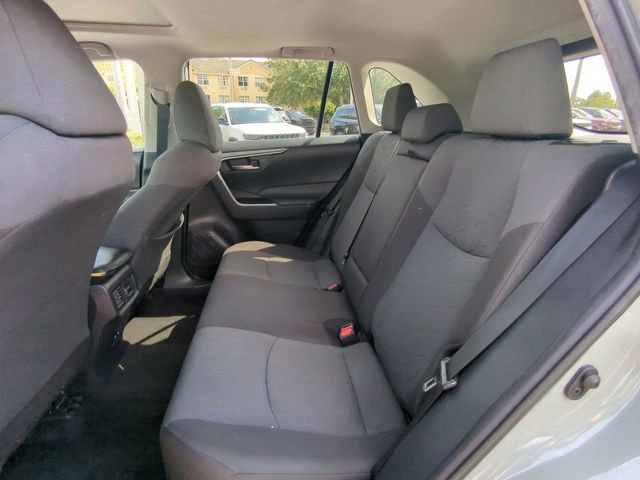 Used 2021 Toyota RAV4 XLE w/ Convenience Package FWD image 16