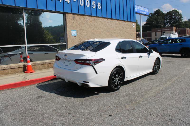 Used 2023 Toyota Camry SE image 4