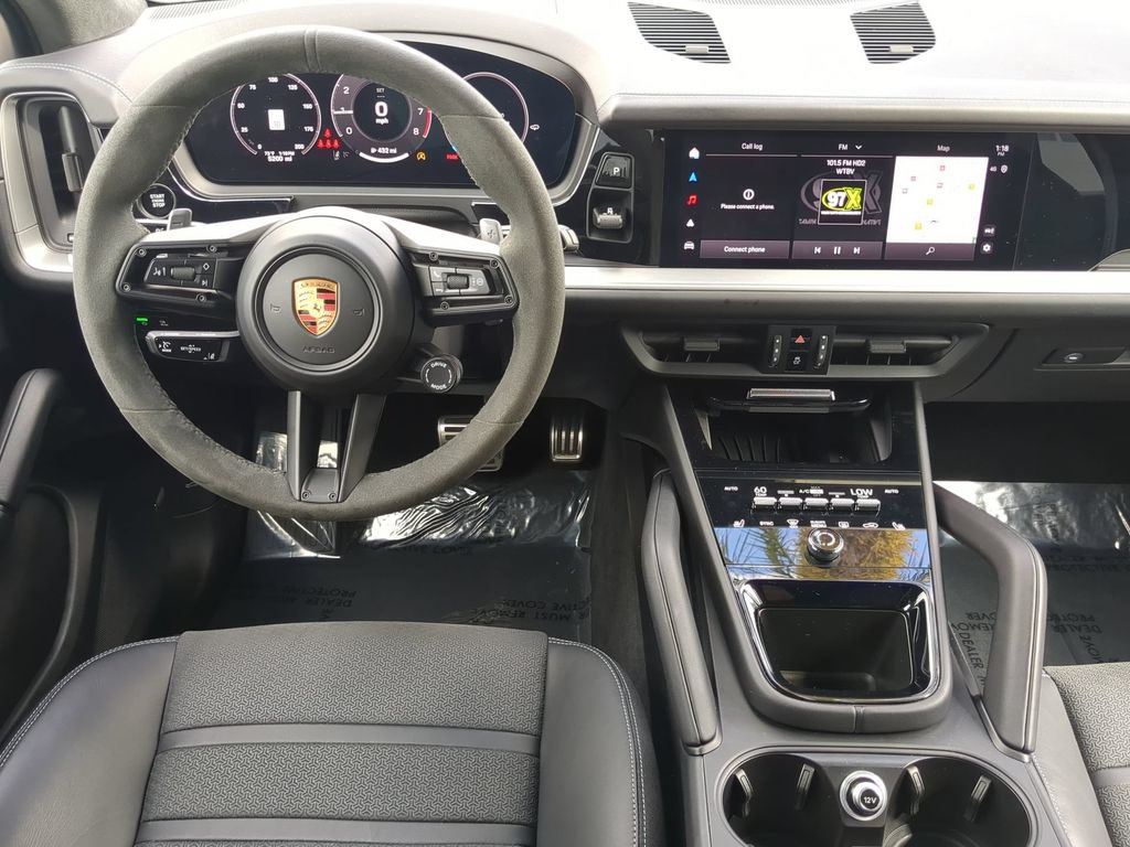 Used 2025 Porsche Cayenne GTS AWD/4WD image 13