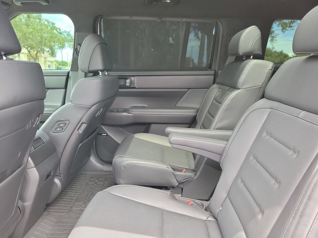 Used 2025 Hyundai Santa Fe Calligraphy AWD/4WD image 23