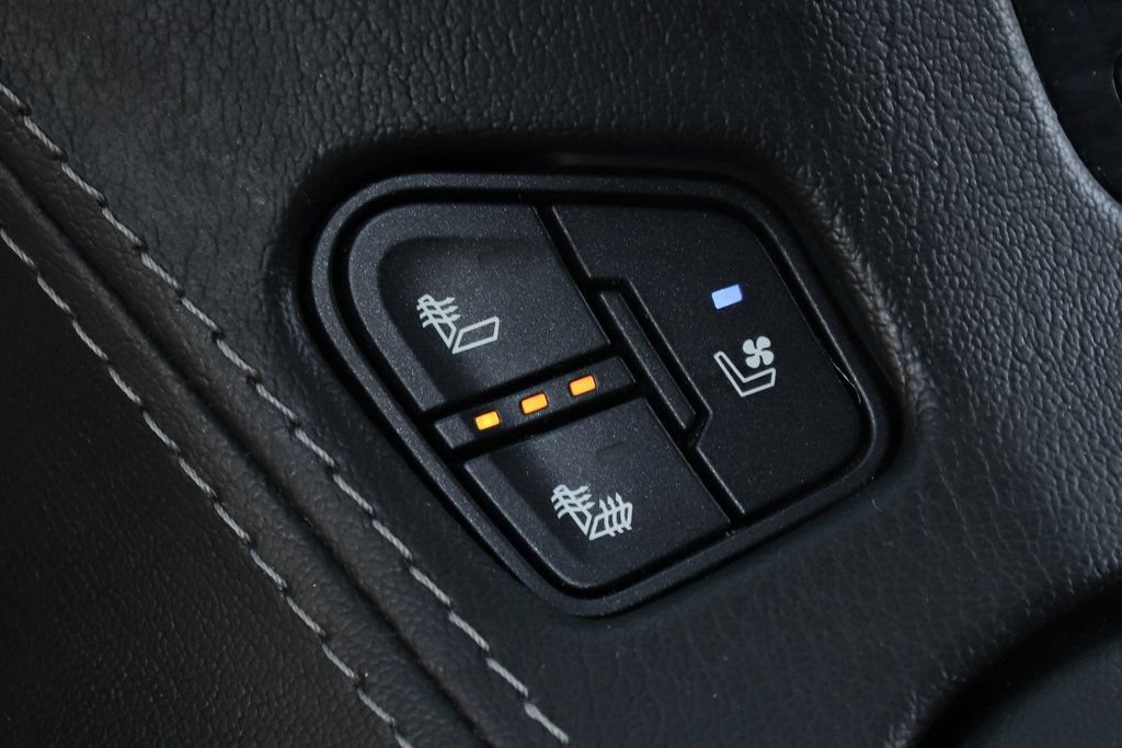 Used 2020 Chevrolet Suburban Premier RWD image 37