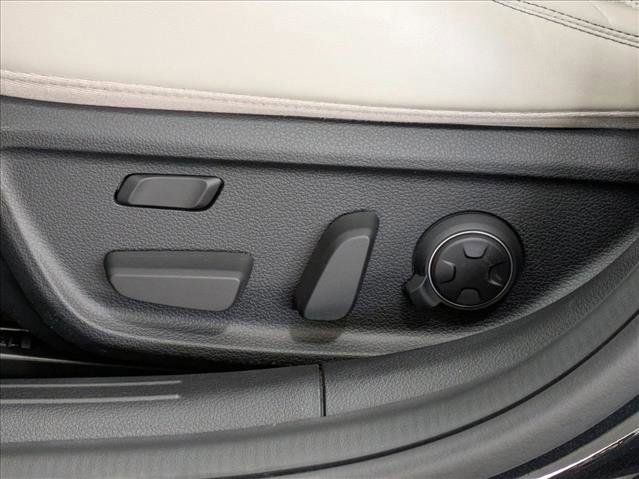 Used 2022 Genesis G70 3.3T RWD image 19
