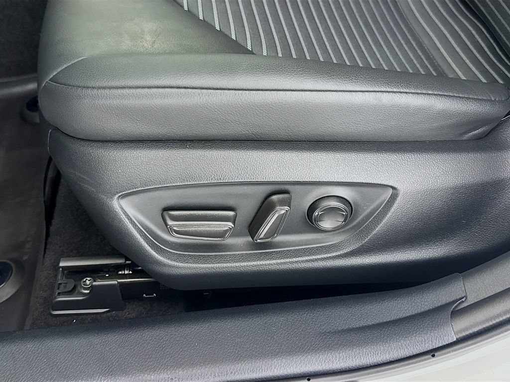 Used 2023 Toyota Camry SE FWD image 21