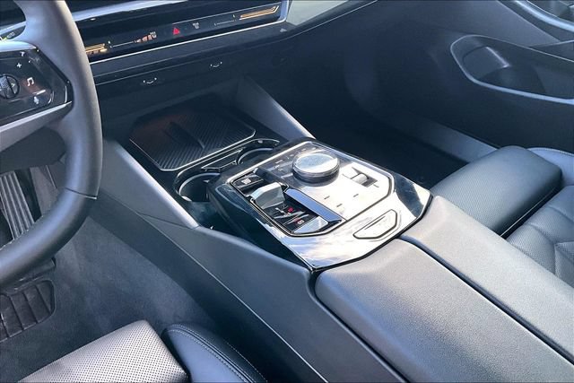 Used 2024 BMW 530i xDrive w/ Premium Package AWD/4WD image 15