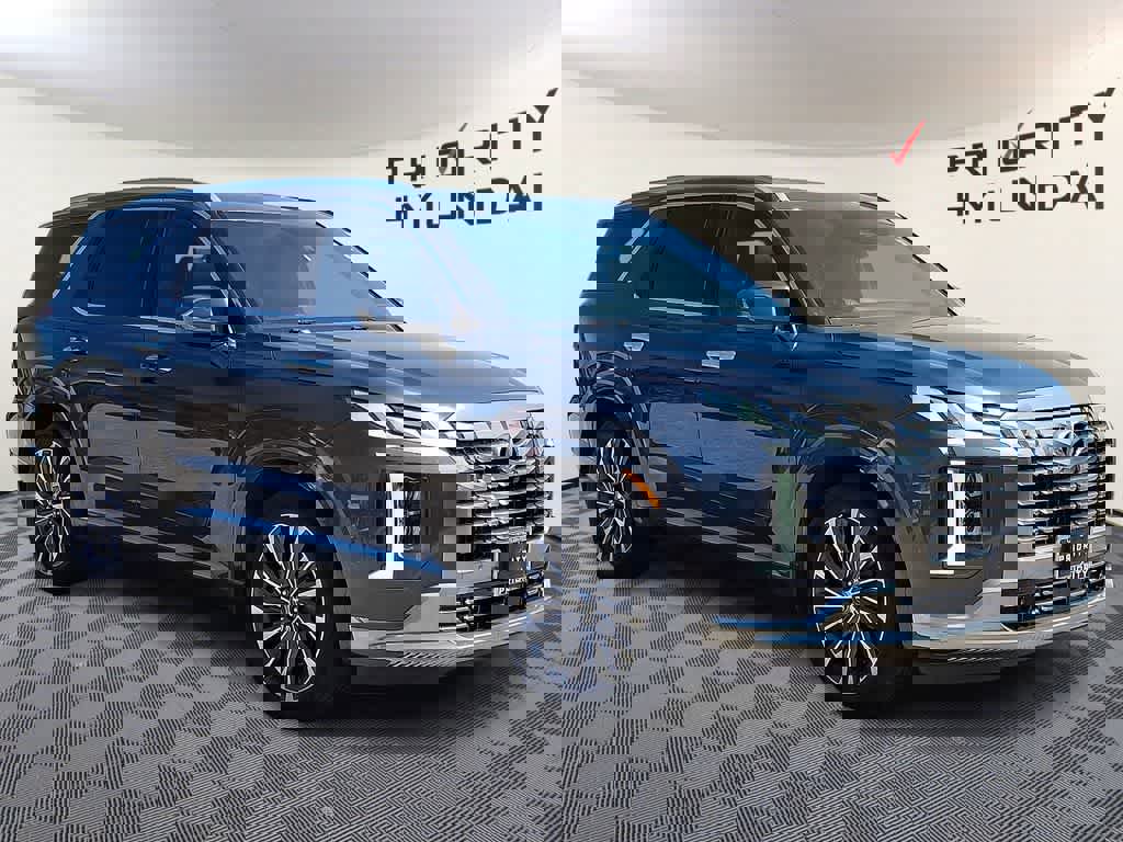 Used 2024 Hyundai Palisade Calligraphy image 3