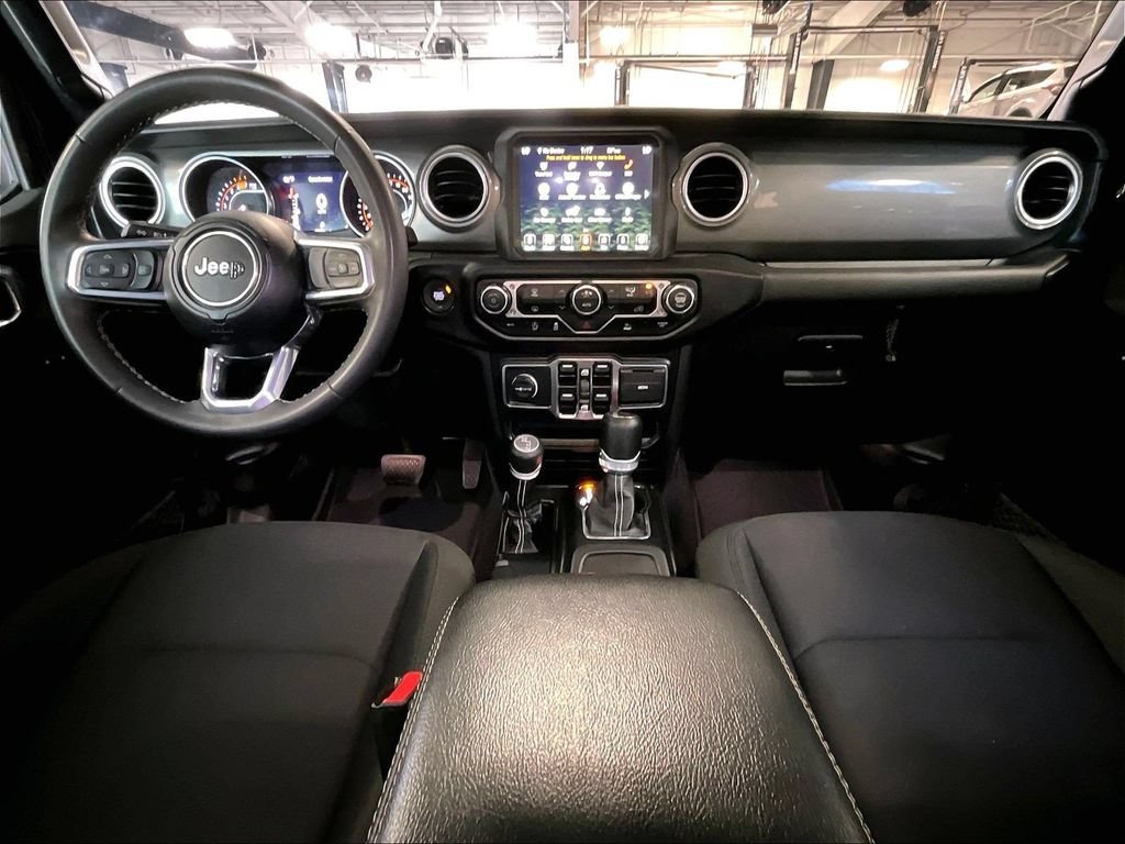 Used 2023 Jeep Wrangler Unlimited Sahara AWD/4WD image 22