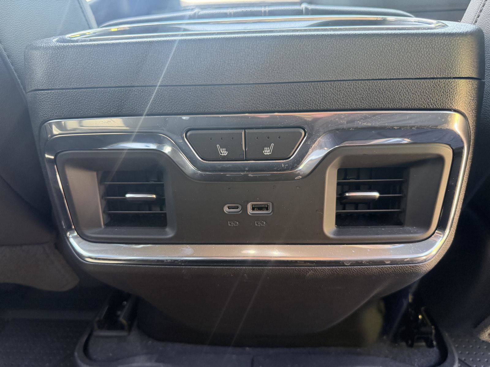Used 2025 Chevrolet Silverado 1500 High Country w/ High Country Premium Package AWD/4WD image 30