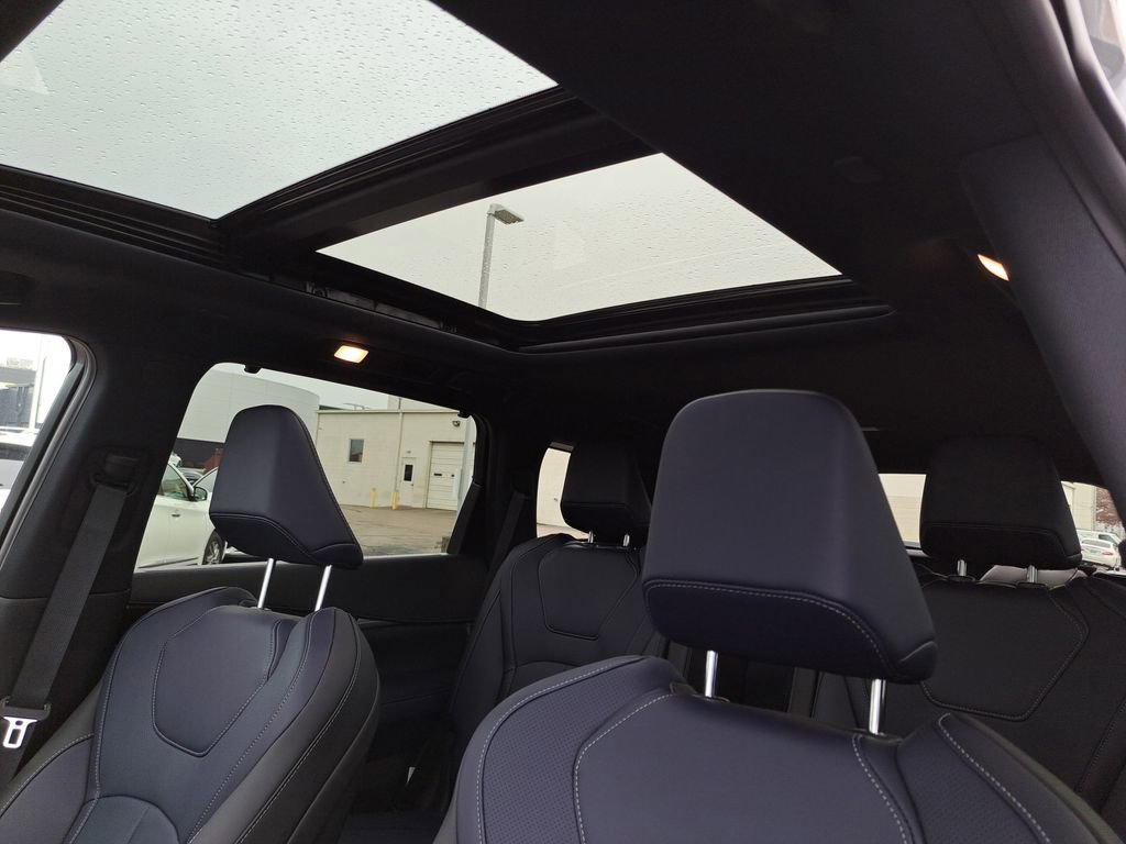 Certified 2026 INFINITI QX60 Sport w/ Dark Cargo Package image 16