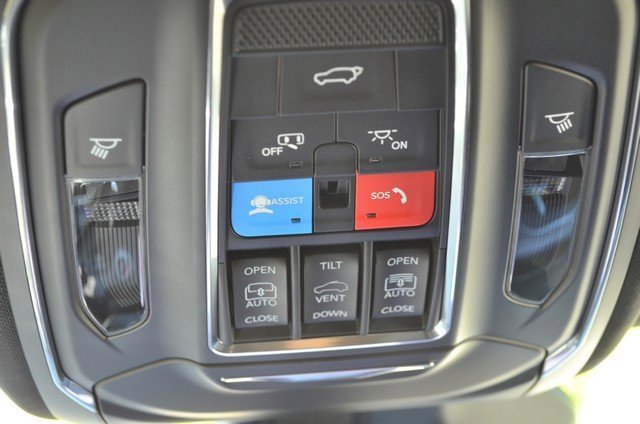 New 2025 Jeep Grand Cherokee Limited w/ Luxury Tech Group II image 30