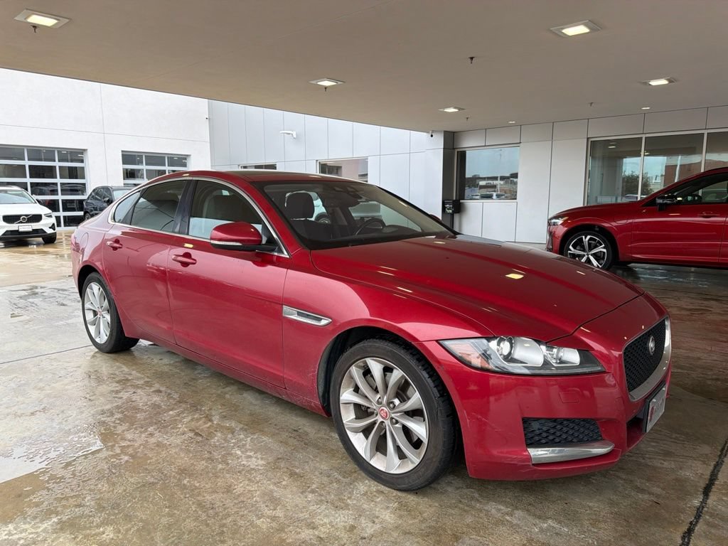 Used 2018 Jaguar XF Premium AWD/4WD image 5