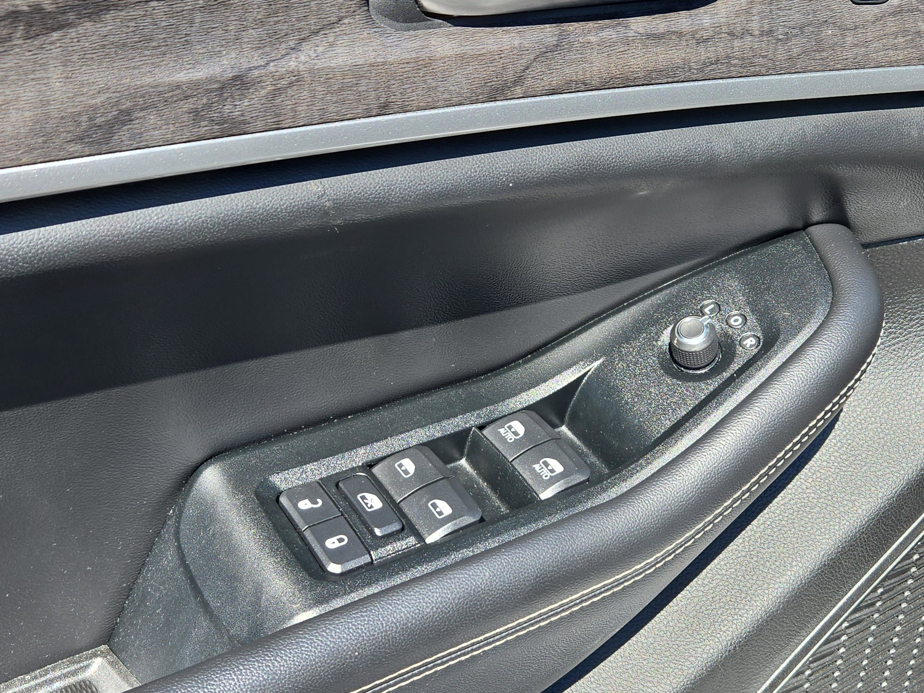 Used 2023 Jeep Grand Cherokee L Limited image 14