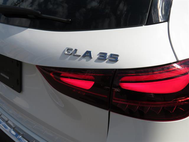 Used 2025 Mercedes-Benz GLA 35 AMG 4MATIC image 32