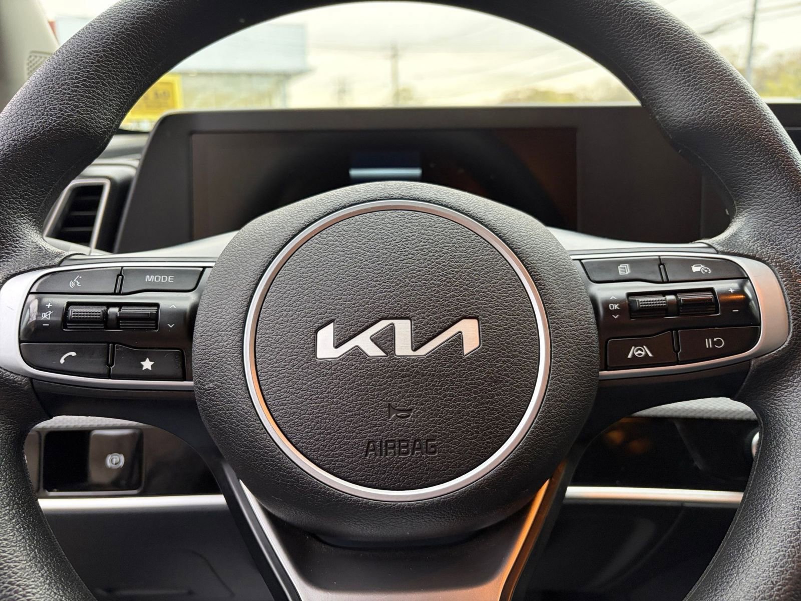 Used 2025 Kia Sportage LX FWD image 27