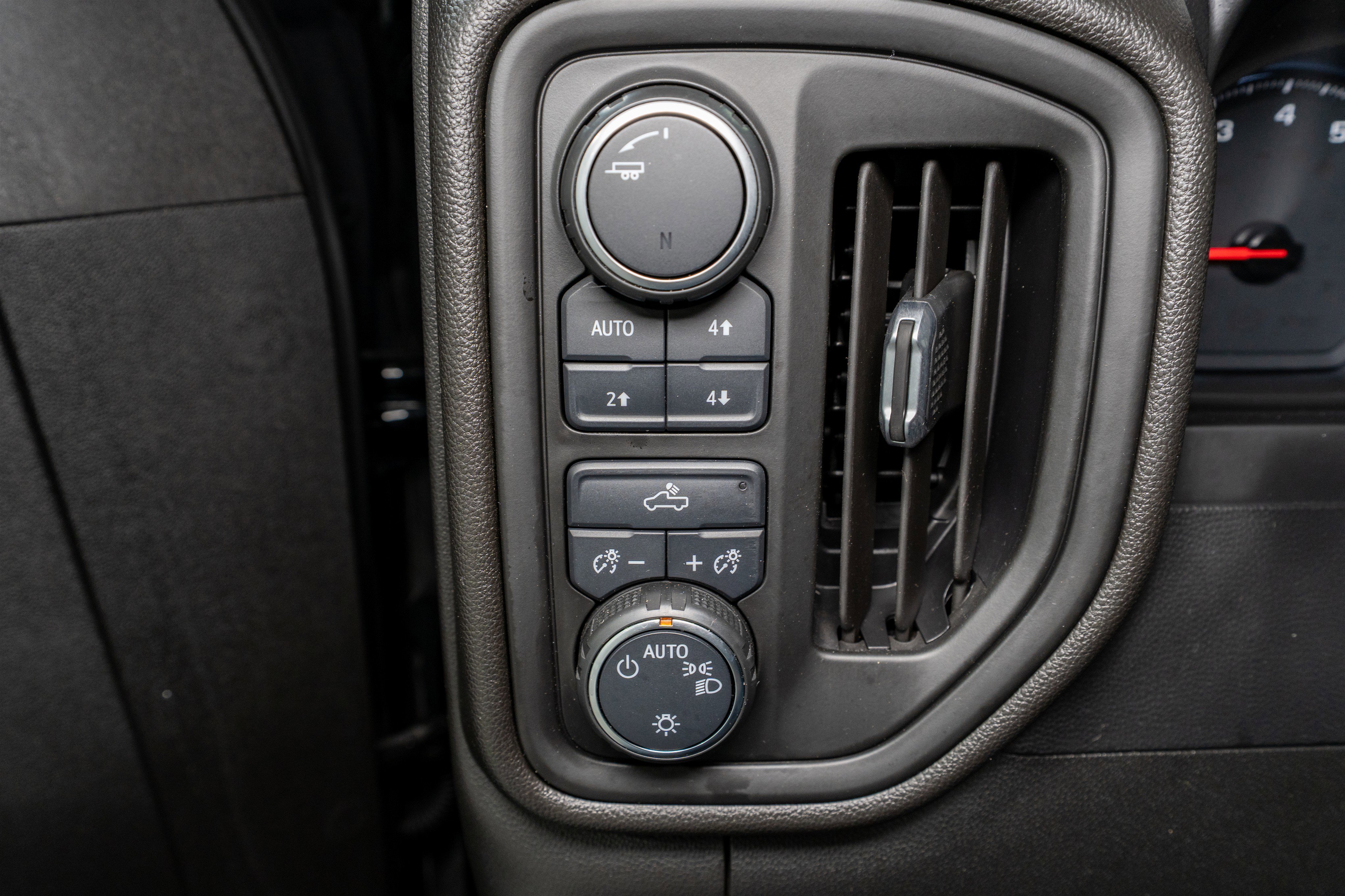 Used 2021 Chevrolet Silverado 1500 Custom Trail Boss image 24