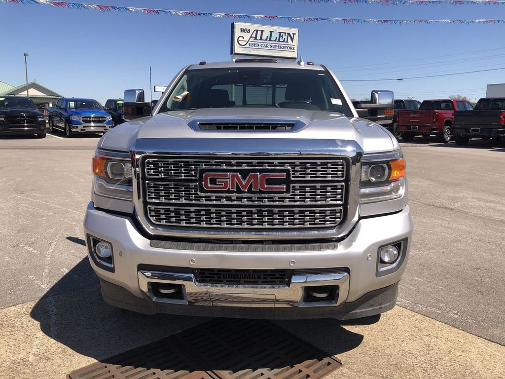 Used 2018 GMC Sierra 2500 Denali w/ Duramax Plus Package AWD/4WD image 16