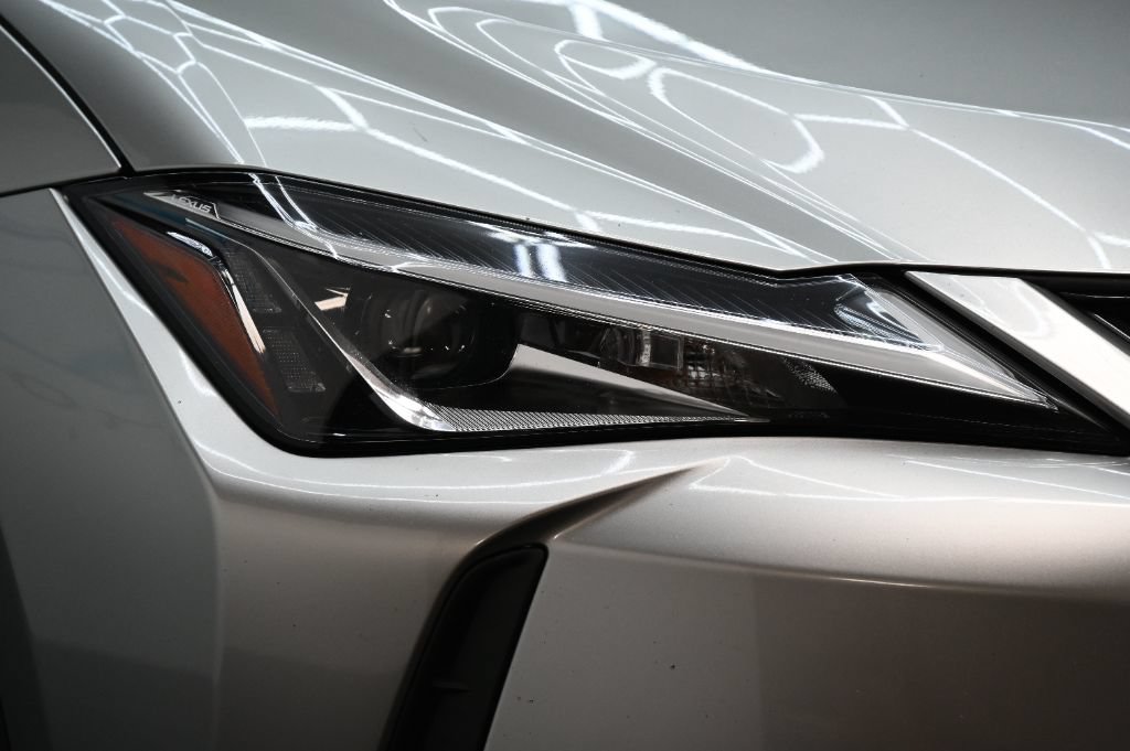 Used 2021 Lexus UX 200 w/ Accessory Package (Z2) FWD image 9