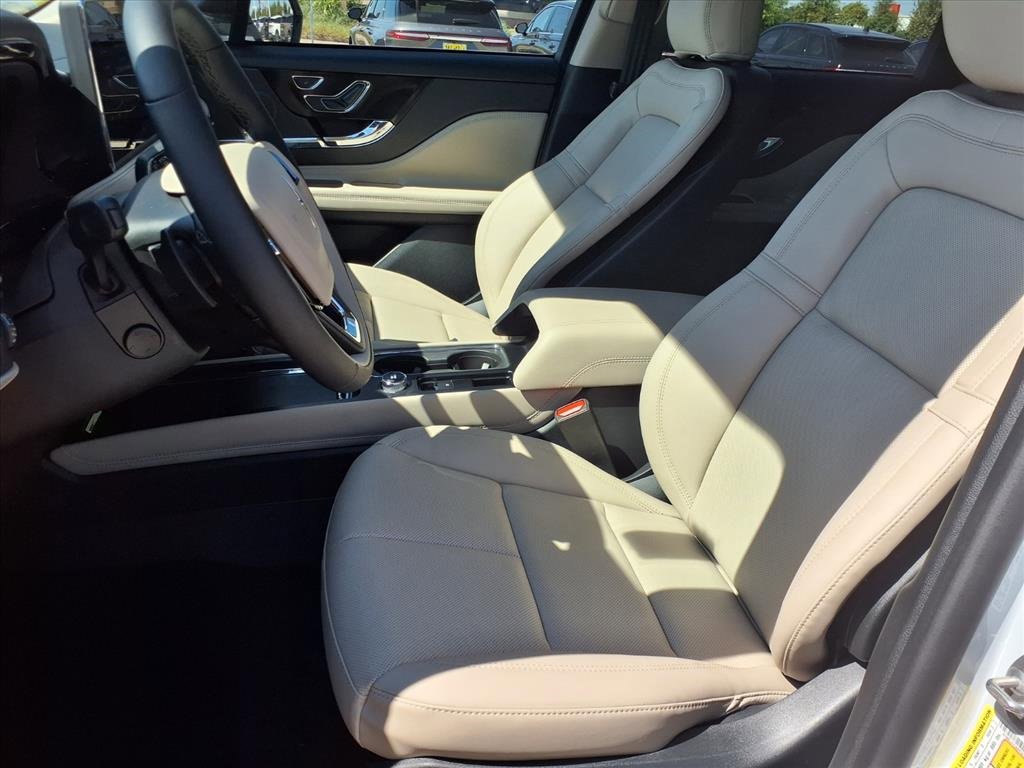 New 2026 Lincoln Corsair Premiere image 11