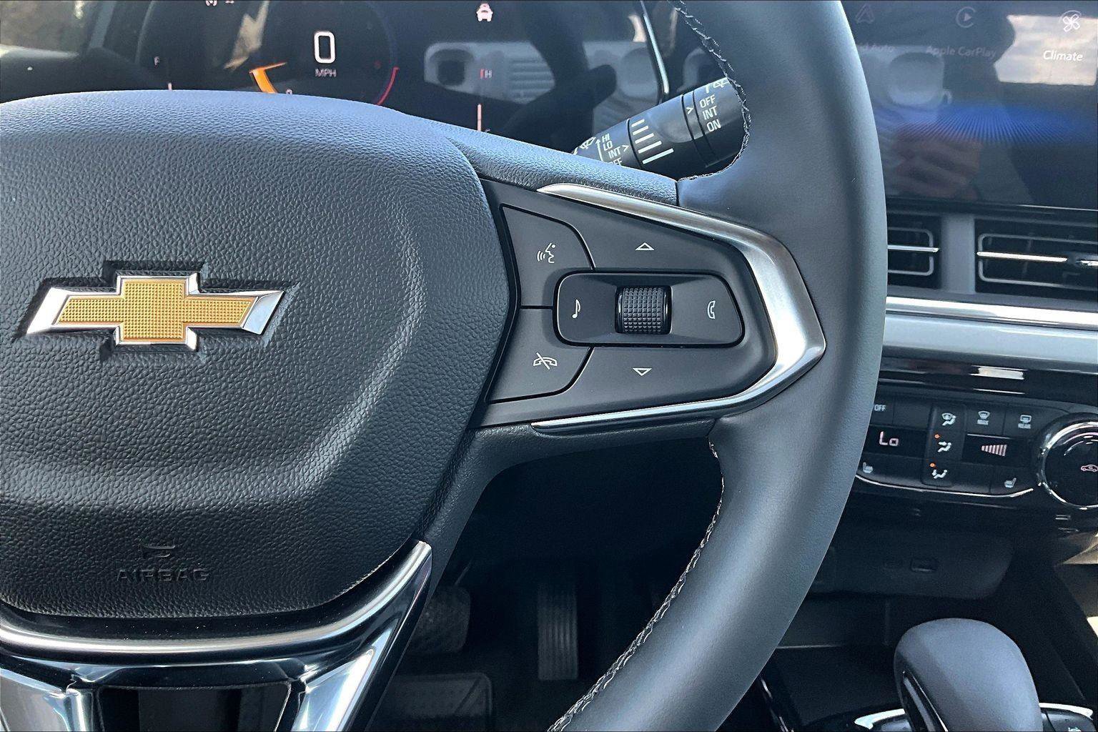 New 2025 Chevrolet Trax LT w/ LT Convenience Package image 8