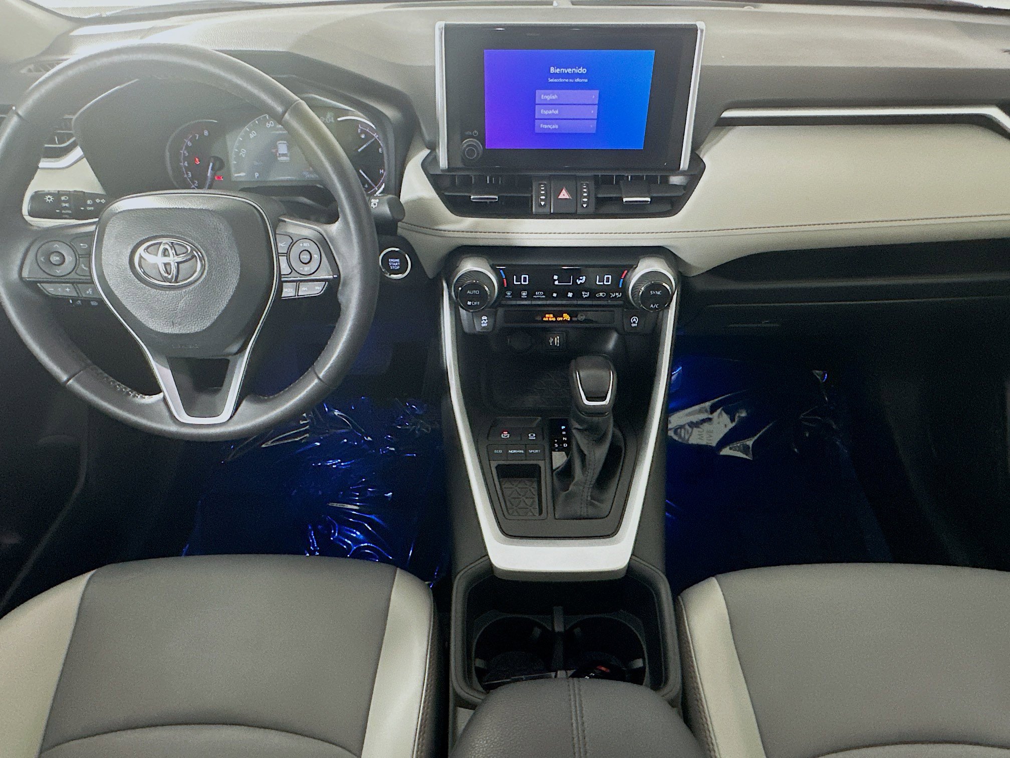 Used 2023 Toyota RAV4 XLE Premium image 27