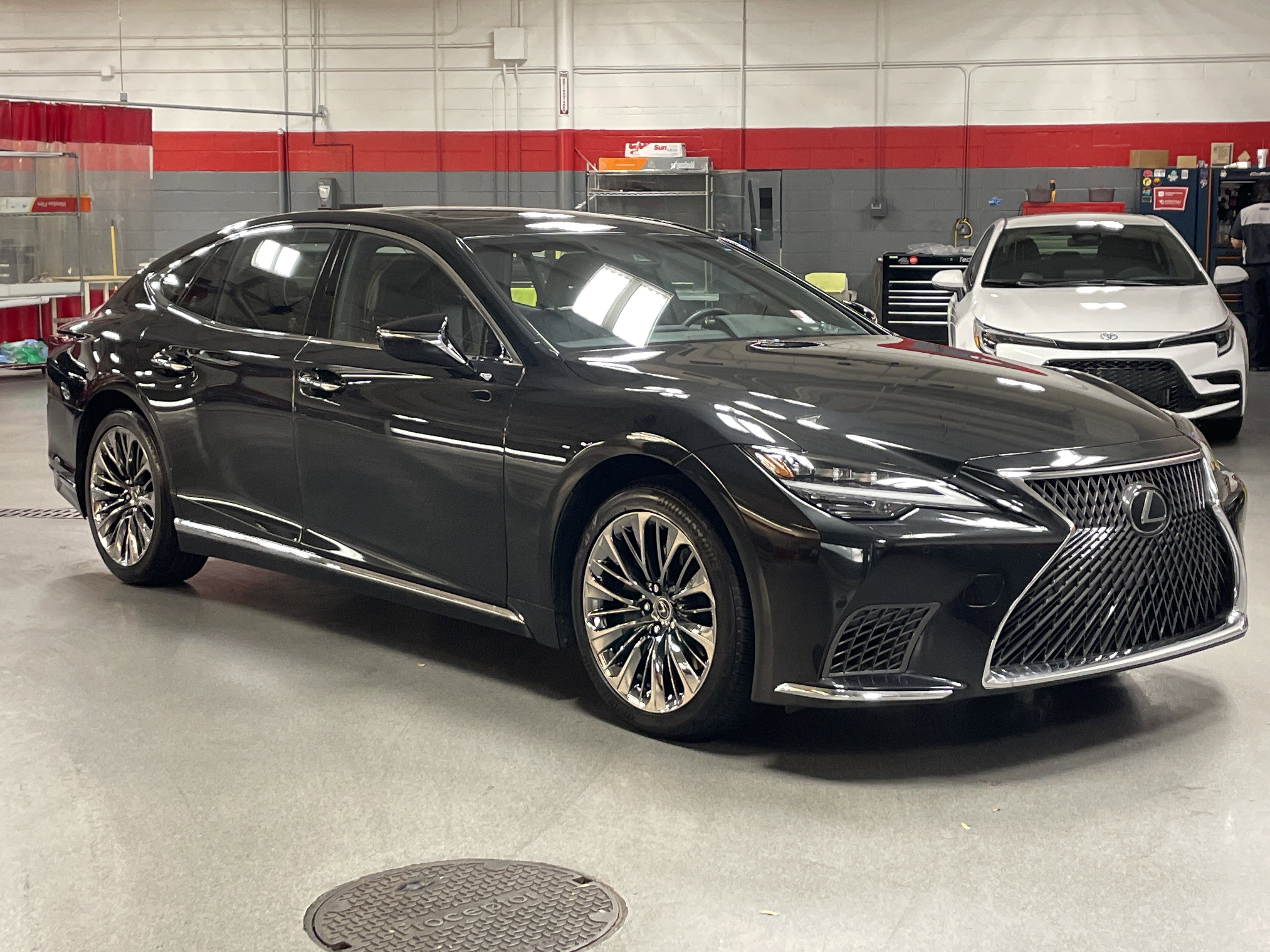 Used 2021 Lexus LS 500 image 2