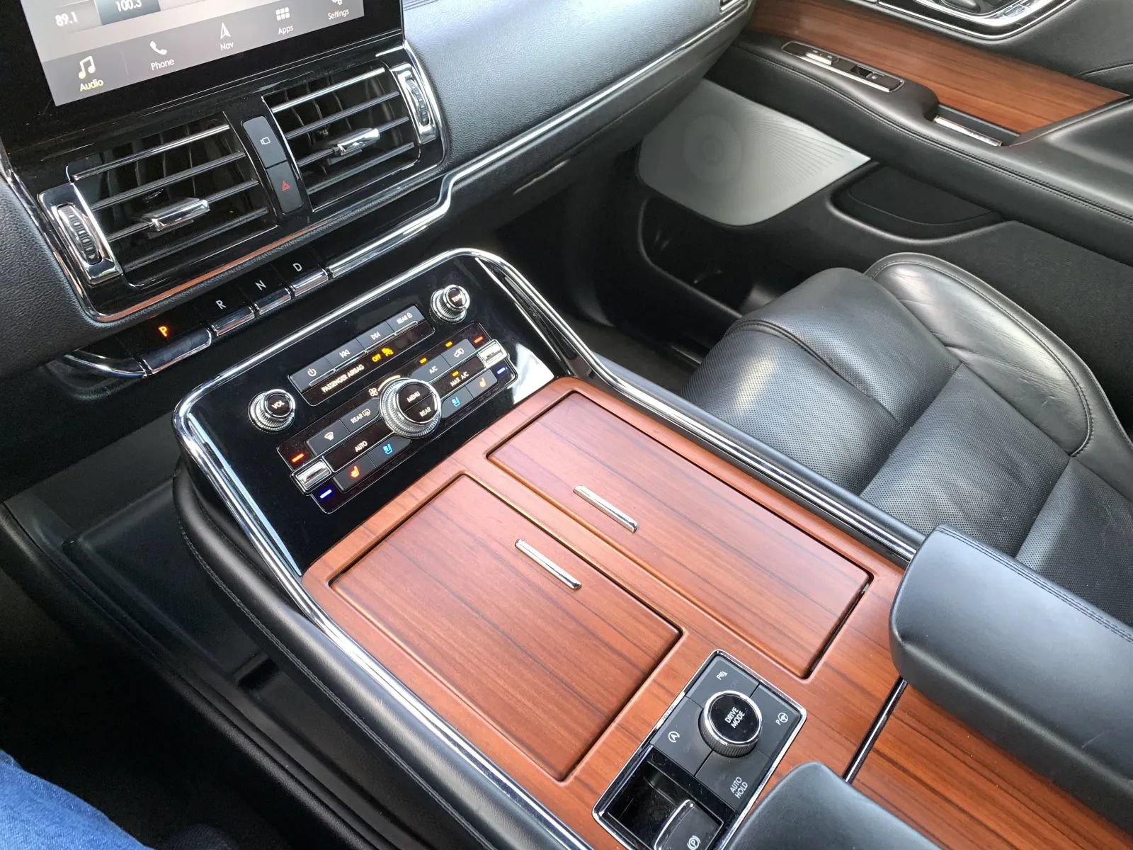 Used 2018 Lincoln Navigator L Reserve w/ Technology Package AWD/4WD image 15