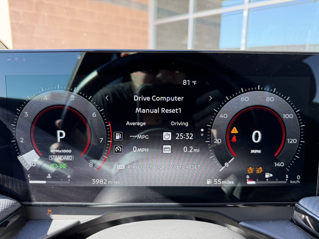 Used 2025 Nissan Kicks SR FWD image 17