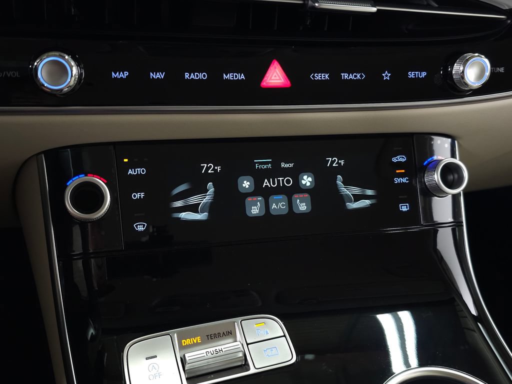 New 2026 Genesis GV70 2.5T AWD/4WD image 23