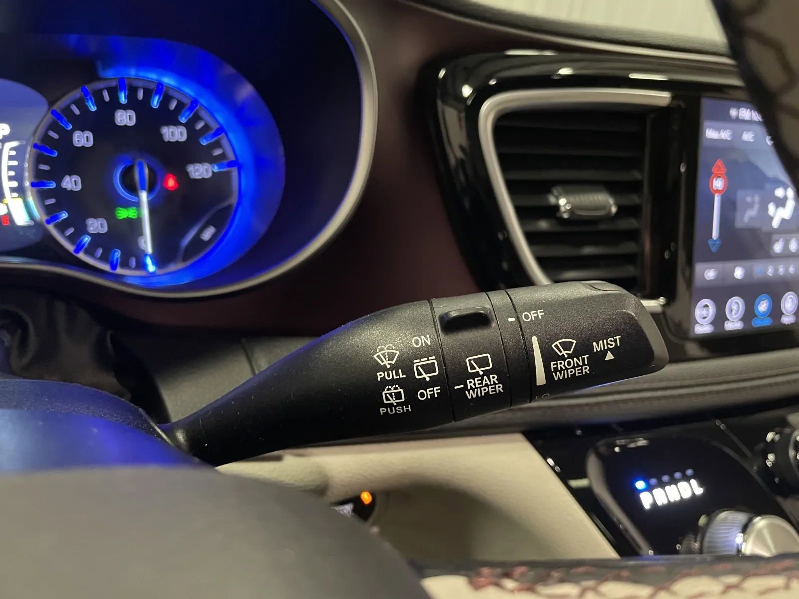 Used 2019 Chrysler Pacifica Limited w/ Tire & Wheel Group image 24