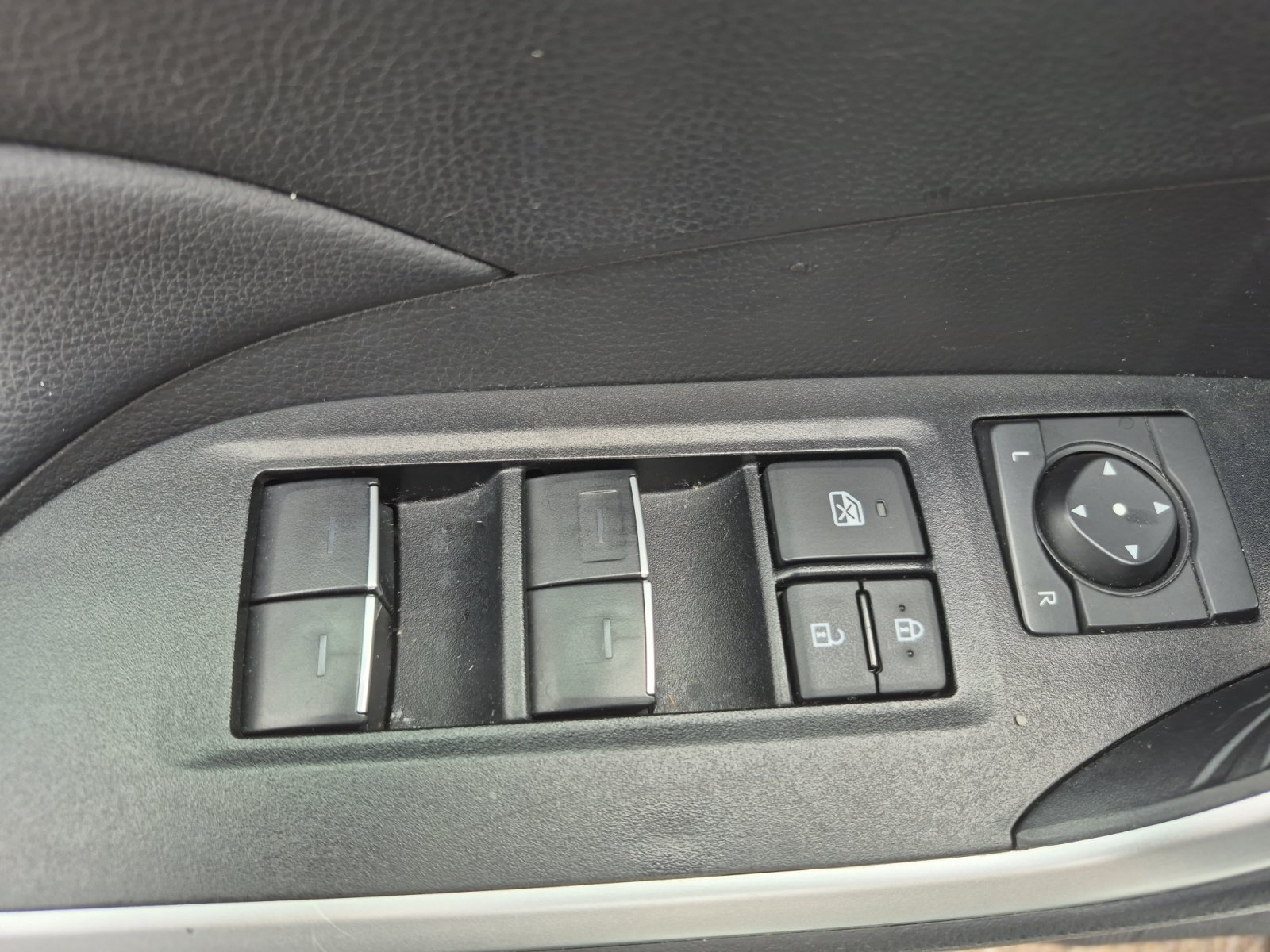 Certified 2025 Toyota RAV4 XLE AWD/4WD image 15