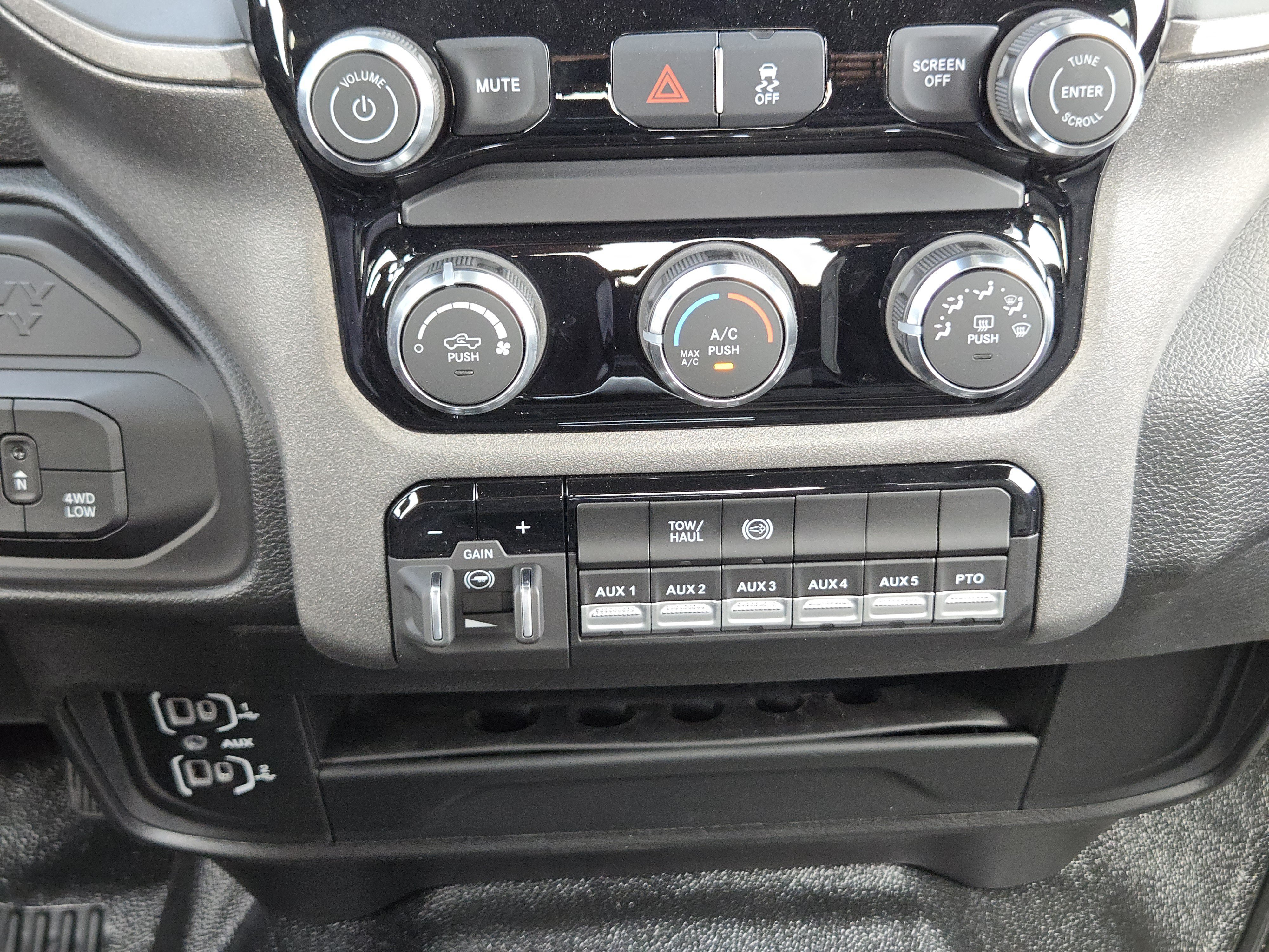 New 2026 RAM 5500 Tradesman w/ Chrome Appearance Group AWD/4WD image 15