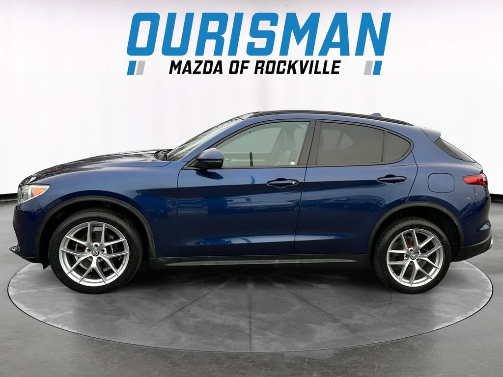 Used 2018 Alfa Romeo Stelvio Ti Sport image 3