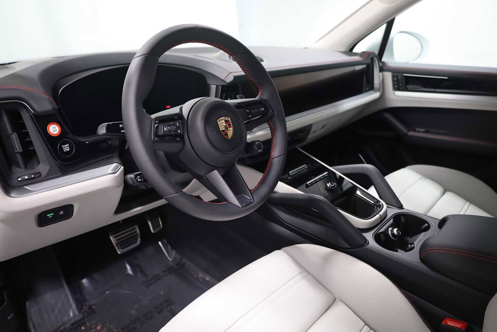 New 2025 Porsche Cayenne GTS image 4