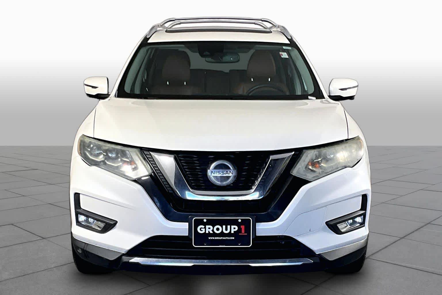 Used 2018 Nissan Rogue SL w/ Premium Package FWD image 4