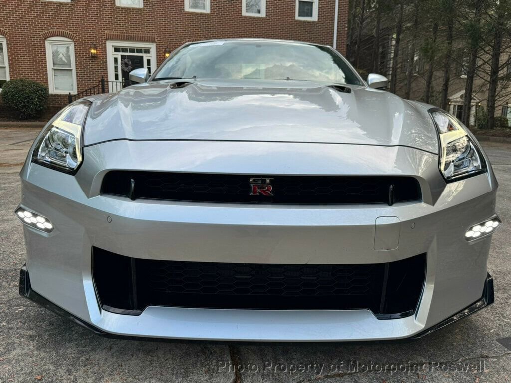 Used 2024 Nissan GT-R Premium w/ Premium Interior Package image 12