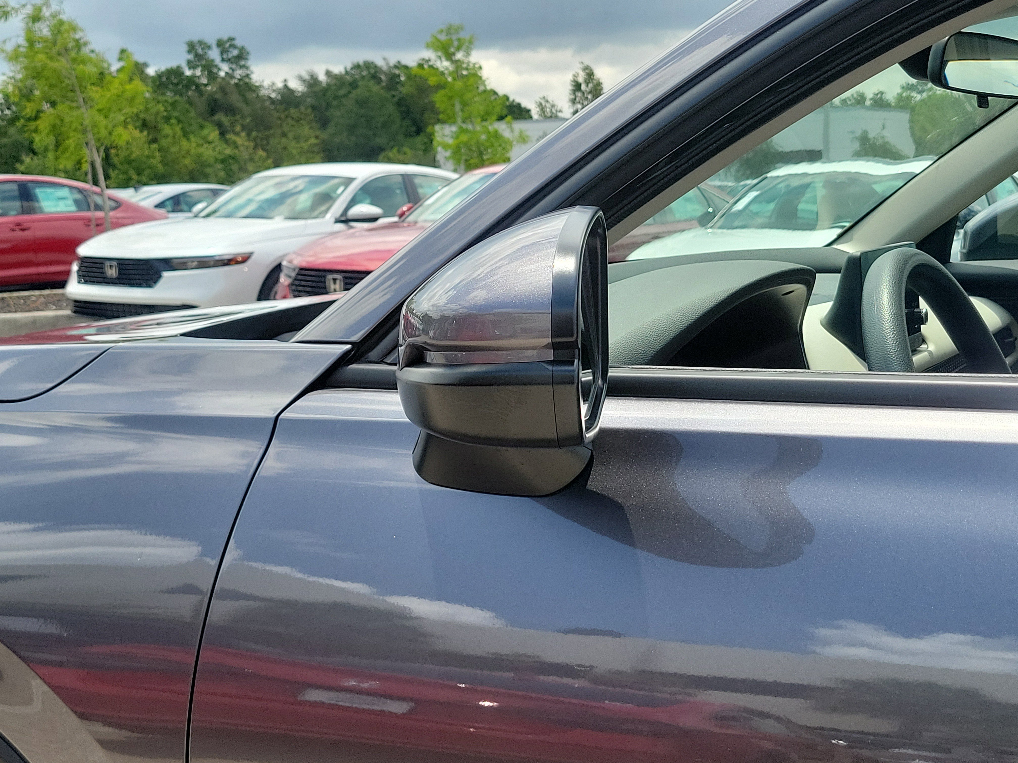 Used 2023 Honda HR-V LX image 9
