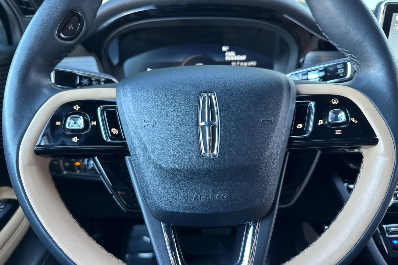 Certified 2022 Lincoln Corsair Reserve w/ Equipment Group 201A image 23